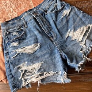 American Eagle Highest Rise 90’s Boyfriend Short